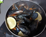 Foto del paso 1 de la receta: Mejillones all i pebre 🦪🦪🦪