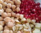 A picture of step 2 of Kabuli Chana apple salad.