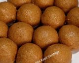 A picture of step 5 of Besan Ladoo.