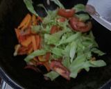 Foto langkah ke 3 dari resep Mie goreng pedas ala anak kos.