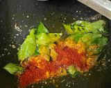A picture of step 7 of Makhana chiwda.
