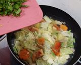 Foto langkah ke 2 dari resep Sayur sop (bumbu racik Indofood).