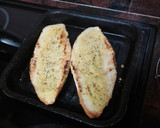 Foto del paso 2 de la receta: Pan de ajo a la plancha