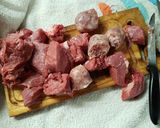 Foto del paso 2 de la receta: Guiso criollo de carne y chorizos