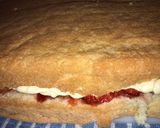 A picture of step 9 of Gènoise Strawberries & Cream.