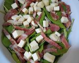 Foto del paso 2 de la receta: Ensalada de Rúcula, Jamón Crudo y Queso