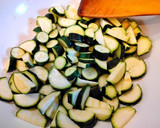 Tejszínes cukkini spagetti tésztával recept fázis 2 fotója