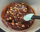 Foto del paso 2 de la receta: Budín de algarroba, nueces y chips de chocolate sin tacc