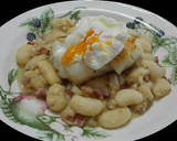 Foto del paso 4 de la receta: Bacalao con huevo poché en cama de judiones