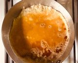 Foto del paso 2 de la receta: Huevos revueltos (tipo omelette)