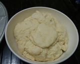 Hình bước làm 2 của món Tự Bánh donut tại nhà
