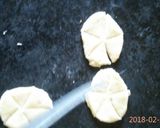 फ्लावर डिजाईन मीठे खुरमे (Flower design meethe khurme recipe in hindi) रेसिपी चरण 4 फोटो