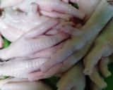 Foto langkah ke 1 dari resep Ceker Gulai Hijau ala Padang.