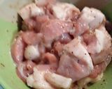 รูปขั้นตอนการทำที่ 1 ของ หมูย่างพริกไทยดำผัดหอมใหญ่