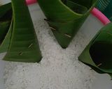 Foto langkah ke 3 dari resep Awug Bungkus Daun Pisang.