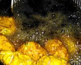 A picture of step 4 of Chana Dal Vada.