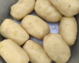 Foto langkah ke 6 dari resep Kroket Kentang Isi Sosis.