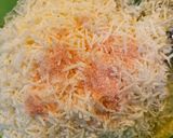 Foto langkah ke 2 dari resep Crispy Cheesy Hashbrowns.