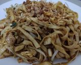 Foto langkah ke 8 dari resep Kwetiauw Ayam Goreng Pedas.