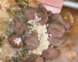 Foto del paso 5 de la receta: Arroz con solomillo, setas y almendras 🥘