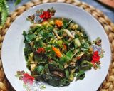Foto langkah ke 4 dari resep Tumis Daun Kencur Teri Rawit Bumbu Sederhana.