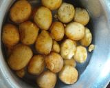 A picture of step 2 of Dahi bara mix chat papry / tasty chatpaty chat.