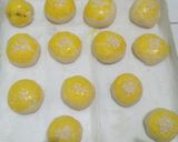 Foto langkah ke 7 dari resep Roti Wijen isi Coklat.