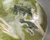 Gambar langkah 5 resipi Ayam Masak Lemak Cili Padi + Nenas.