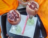 A picture of step 5 of Cold chocolate drink 🍻🍻😋😋.