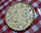 Une image de l'étape 10 de Quiche poulet champignons fromage 🍕.