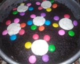 A picture of step 3 of Oreo Biscuit Cake.
