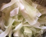 รูปขั้นตอนการทำที่ 1 ของ แตงกวาผัดไข่