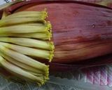 A picture of step 1 of Banana flower with small cowpeas Curry.
