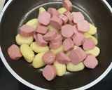 A picture of step 6 of Gnocchi-Sausage Salad 🥗🥔 سلطة الجنوشي مع النقانق.