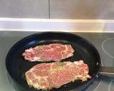 Foto del paso 2 de la receta: Filetes de cerdo macerados en cilantro y lima