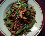 Foto langkah ke 3 dari resep Oseng Bunga Bawang Teri Asin.
