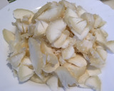 Foto del paso 2 de la receta: Mandioca frita con crujiente de cerdo🇵🇾 (mandi'o chyryry)