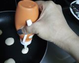 A picture of step 3 of Mini banana pancakes#+3 ingredientchallenge.