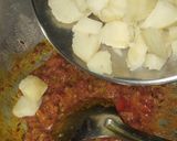 A picture of step 3 of Aloo tamatar ki sabji.