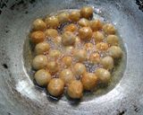 Foto langkah ke 1 dari resep Bakso goreng madu wijen.
