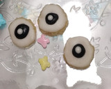 Foto del paso 5 de la receta: Galletitas ideales para hacer ojos decorativos