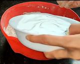A picture of step 5 of Mathri recipe.