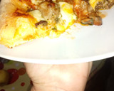 Foto del paso 2 de la receta: Pizza de pollo champiñones y berenjenas con los bordes rellenos
