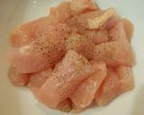 รูปขั้นตอนการทำที่ 2 ของ ไก่ผัดเม็ดมะม่วง