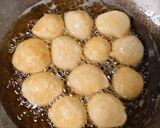 Foto langkah ke 3 dari resep Loukoumades (Donat Yunani).