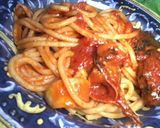 Foto del passaggio 6 della ricetta Spaghettoni di Gragnano xxl con seppia,sconcigli e pesce al sugo