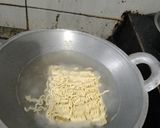 Foto langkah ke 1 dari resep 505. Mie Rebus jlebew.