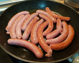 Foto del paso 1 de la receta: Salchichas frescas de pollo al vino