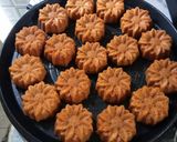 Foto langkah ke 5 dari resep Bolu Karamel Kukus (sakura).
