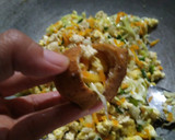 Foto langkah ke 8 dari resep Tahu Isi Orak Arik Telur & Sayuran (253).